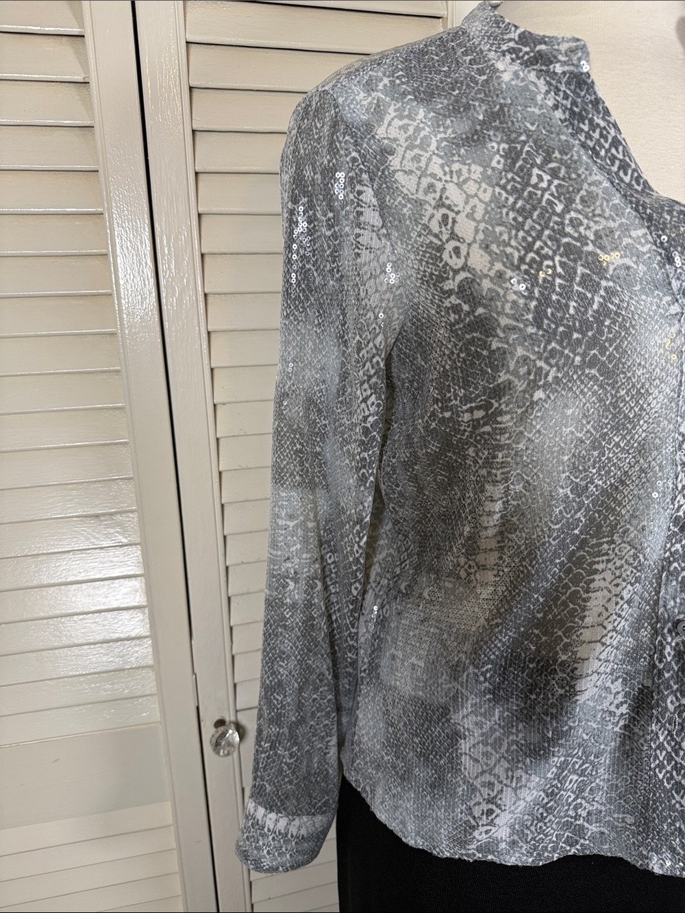 Calvin Klein Silver Gray Sequined Snakeskin Print Blouse - Size Small - Picture 4 of 5